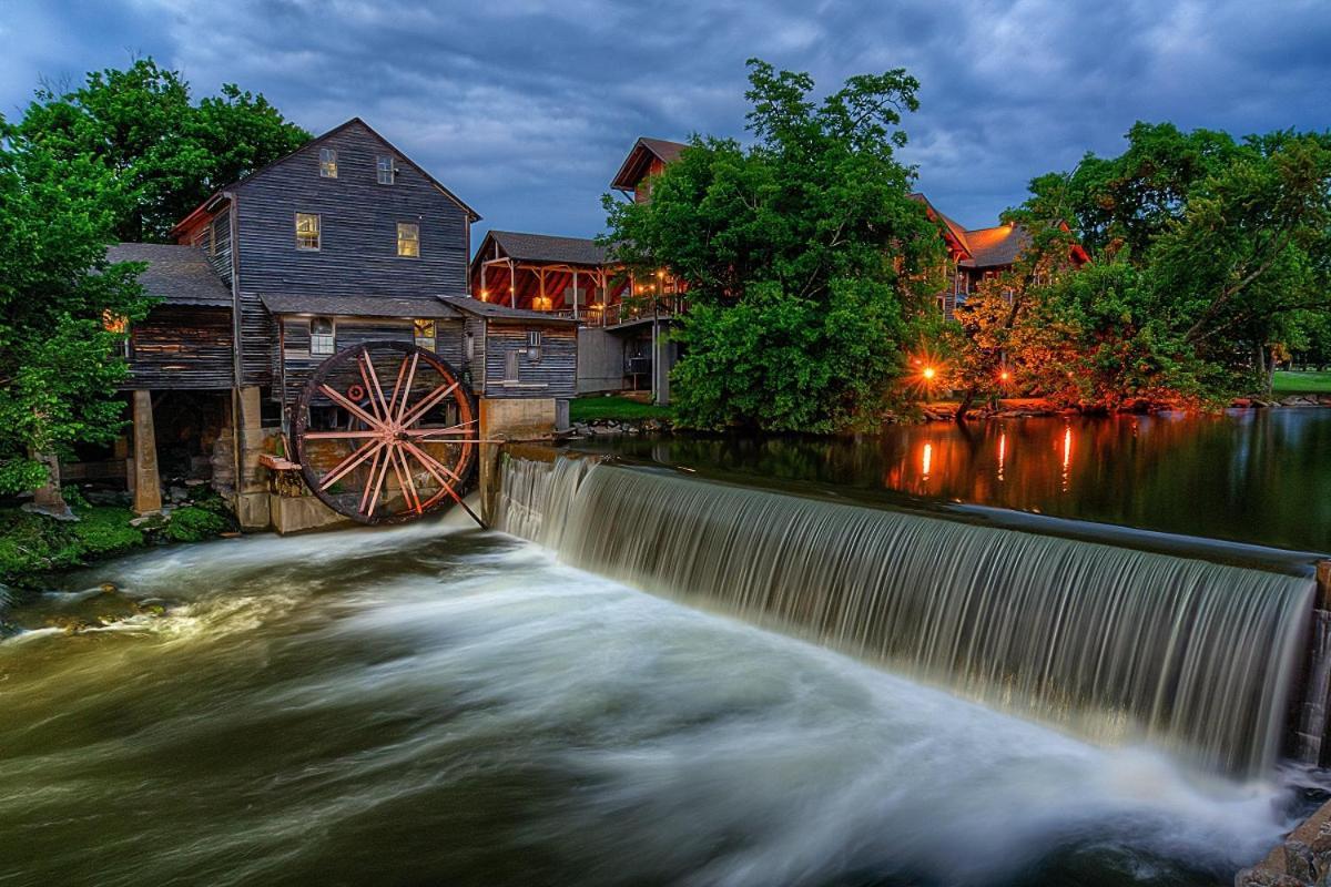 The Mason Jar, Hot Tub, Wifi, 1089 Free Tickets Each Paid Day, Dollywood And More! Pigeon Forge Exterior photo