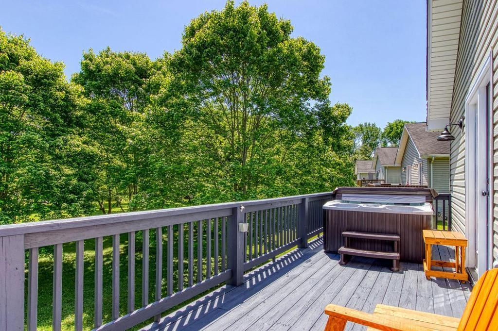 The Mason Jar, Hot Tub, Wifi, 1089 Free Tickets Each Paid Day, Dollywood And More! Pigeon Forge Exterior photo